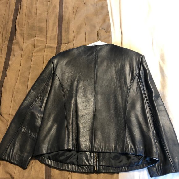 Lord and Taylor Woman's leather zipper jacket - Picture 4 of 4